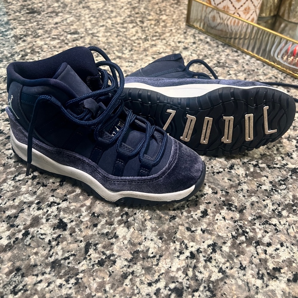 Kids Velvet Blue Jordan 11’s